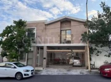 Casa · 350m² · 4 Recámaras · 2 Estacionamientos · Casa en Venta en Col. Jardines de San Jeronimo en Monterrey