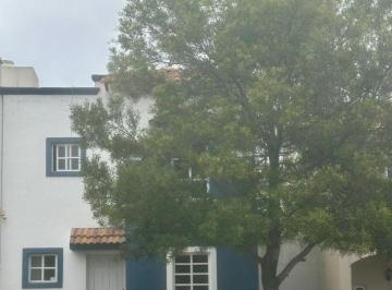 Casa de 3 habitaciones, El Marqués · Casa en Venta en El Mirador. Oportunidad!