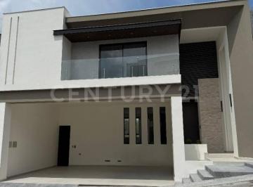 Casa · 583m² · 4 Recámaras · 3 Estacionamientos · Casa en Venta en Castaños del Vergel