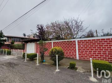 Casa · 217m² · 4 Recámaras · 10 Estacionamientos · Casa en Venta Tres Marias Huitzilac Morelos