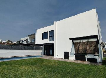 cf3c87de5aaf30185bfa199eaa3e1ab2ba5178a79c2af922991d876405372bdf · Casa en Venta en Lomas de Cocoyoc