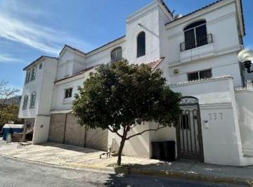 9b92cc9aec4958ebbaf68bd6f8d5d330755f998ece29f93ad0e78f9ee48321ef · Hermosa Residencia en Venta en Col. Privada, Las Lajas, Monterrey, N. L.