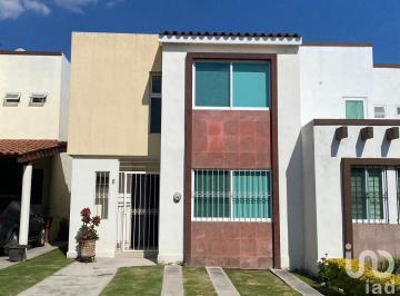 Casa · 140m² · 3 Recámaras · 2 Estacionamientos · Casa en Venta Amueblada a 20 Minutos de Ajijic con Recamara en Planta Baja