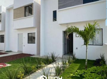 Casa · 2 Recámaras · 1 Estacionamiento · Casa - Fraccionamiento Jardines de Champayan