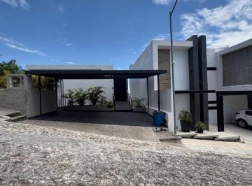Casa · 420m² · 4 Recámaras · 3 Estacionamientos · Casa en Venta Fraccionamiento Burgos Corinto