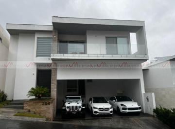 Casa · 506m² · 3 Recámaras · 3 Estacionamientos · Casa en Venta en Monterrey