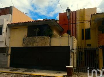 Casa · 288m² · 3 Recámaras · 3 Estacionamientos · Casa en Venta en Reforma Agua Azul Puebla