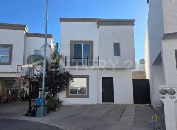Casa · 122m² · 3 Recámaras · 2 Estacionamientos · Casa en Venta en Fracc. Saratoga II, Chihuahua