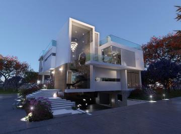 Casa · 640m² · 4 Recámaras · 9 Estacionamientos · Casa en Fracc Puerta Las Lomas Zapopan