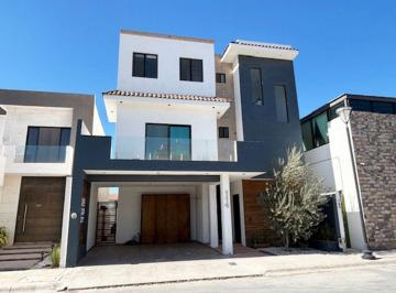 Casa de 4 habitaciones, Saltillo · Casa en Venta en Torrealta