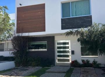 Casa en condominio · 3 Recámaras · 2 Estacionamientos · Casa en Cañadas del Lago, Corregidora