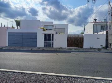 Casa de 3 habitaciones, Querétaro · Casa en Venta y Renta en San Francisco Juriquilla