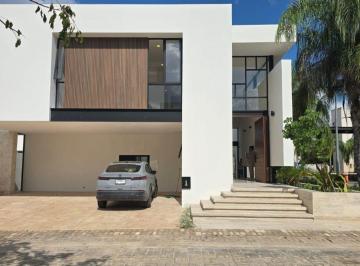 Casa de 5 habitaciones, Mérida · Residencia de Lujo en Venta en Temozón Norte Privada Solana
