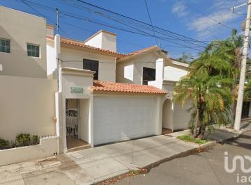 Casa · 184m² · 3 Recámaras · 2 Estacionamientos · Casa en Venta La Campiña Culiacan, 3 Recámaras Cerca Estadio Tomateros, Hospitales y Plazas