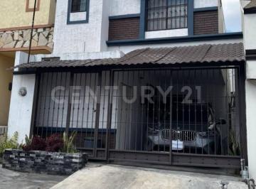 Casa · 112m² · 3 Recámaras · 1 Estacionamiento · Casa en Venta en Colinas de Valle Verde, Monterrey, Nuevo León