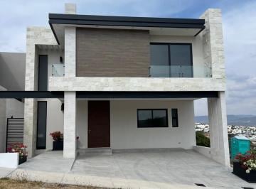 Casa en condominio de 4 habitaciones, León · Casa en Venta en Zanda Residencial