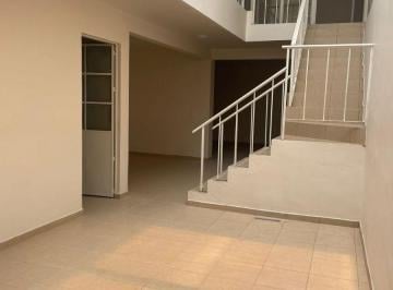 Casa de 4 habitaciones, Guadalajara · Casa en Venta Muy Amplia con Local en Santa Teresita.