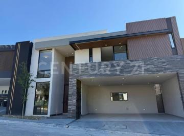 Casa · 420m² · 4 Recámaras · Casa en Venta en Bosques de Las Misiones
