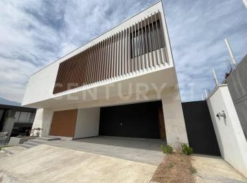 Casa · 465m² · 4 Recámaras · 3 Estacionamientos · Casa en Venta en Bosques de Las Misiones