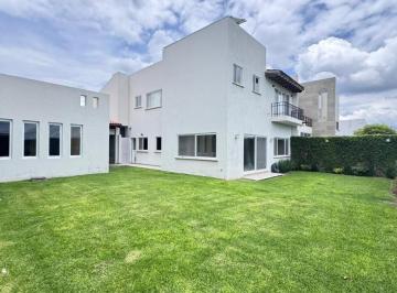 Casa · 420m² · 3 Recámaras · 5 Estacionamientos · Casa en Venta en Cumbres del Lago Juriquilla Queretaro Gps