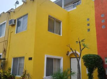 Casa · 70m² · 2 Recámaras · 1 Estacionamiento · Casa en Venta en Col. Jardines de Champayán, Tampico