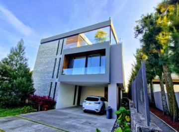 Casa de 5 habitaciones, Zapopan · Arauca Residencial Casa en Venta Zona Real Tec de Monterrey Zapopan