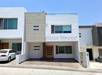 Casa en condominio de 3 habitaciones, Querétaro · Casa en Venta en Lucépolis, Condominio con Amenidades en Milenio III. Ea