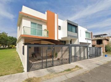 Casa de 3 habitaciones, Zapopan · Venta de Casa en Real de Valdepeñas, Zapopan