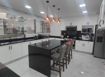 c0e2fb2f4fb34eee8c3850ae2400eb1c044e7386328e94a9cc67b743f919692f · Penthouse Recién Remodelado en Cofre de Perote – Vista Espectacular y Máxima Tra