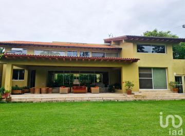 Casa · 750m² · 4 Recámaras · 2 Estacionamientos · Casa en Tamoanchan, Morelos en Venta