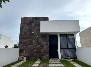 Casa · 108m² · 2 Recámaras · 2 Estacionamientos · Casa en Venta en El Mayorazgo León Guanajuato