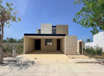 Casa · 275m² · 4 Recámaras · 2 Estacionamientos · Casa en Venta en Privada Única Living con 4 Habitaciones, Amenidades y Seguridad