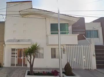 Casa de 4 habitaciones, Puebla · Casa con 4 Habitaciones de 191 m² en Venta, Jardines de San Manuel