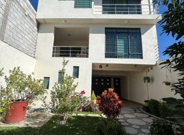 Casa de 1 habitación, Cuernavaca · Casa Sola en Santa María Ahuacatitlán, Cuernavaca, Morelos