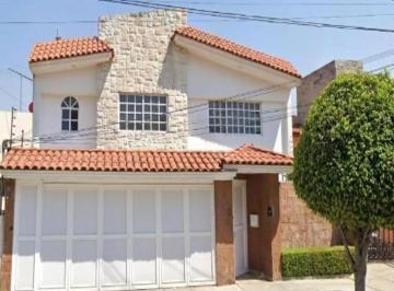 Casa de 4 habitaciones, Naucalpan de Juárez · ¡Remate en Satelite! Casa a Mitad de Precio Oportunidad Única
