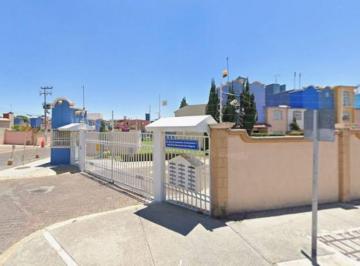 Casa en condominio de 2 habitaciones, Cuautitlán Izcalli · Casa en Venta Av de Los Laureles Condominio 7, Cuautitlán Izcalli Recuperación Bancaria