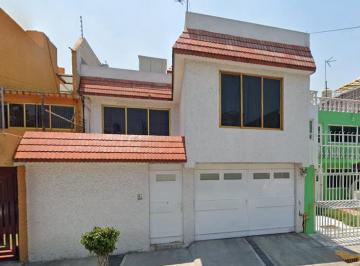 Casa de 4 habitaciones, Gustavo A. Madero · Venta de Casa en La Colonia Acueducto de Guadalupe en Gustavo a Madero en Ciudad de Mexico