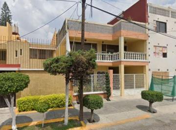 Casa de 4 habitaciones, Tlalnepantla de Baz · Casa en Venta Calle Zahuatlan, La Romana Tlalnepantla de Baz Recuperación Bancaria