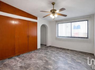 Casa · 181m² · 4 Recámaras · 2 Estacionamientos · Venta Casa Sola en Jiutepec Morelos