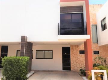 Casa · 130m² · 3 Recámaras · 2 Estacionamientos · Casa en Renta en Cancun Amueblada de 3 Recamaras en Residencial Liverte con Seguridad y Amenidades