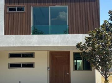 Casa en condominio de 4 habitaciones, Zapopan · Venta de Casa en Valle Imperial Frente a Parque