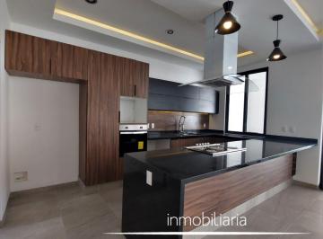 Casa de 4 habitaciones, Querétaro · Casa en Venta con 4 Recámaras, Lomas de Juriquilla. Juriquilla