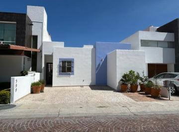 Casa · 295m² · 2 Recámaras · Renta Casa 1 Planta Amueblada y Equipada Cumbres del Lago Juriquilla Queretaro