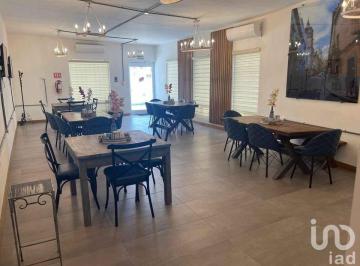 Local comercial · 168m² · 1 Recámara · 2 Estacionamientos · Local en Venta Restaurante Equipado Zona Plutarco Elias