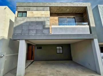 Casa · 248m² · 3 Recámaras · 2 Estacionamientos · Casa con Patio en Venta en Xalapa Ver Fraccionamiento La Finca Residencial