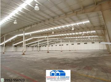 Bodega comercial de 2 habitaciones Renta MN 100 · Nave Ind 4016 m². Area Total - con Area Techada 2711 m².