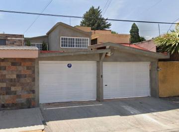 Casa Venta de 3 habitaciones · Casa con 140 m² Superficie de Terreno y 3 Habitaciones en Venta en Bosques de Aragón