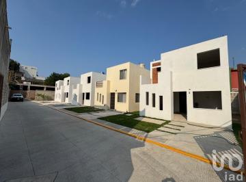 Casa · 94m² · 2 Recámaras · 2 Estacionamientos · Se Venden Casas Nuevas Sector Petromex
