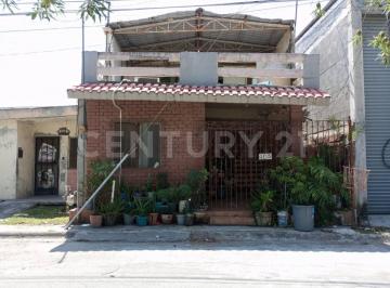 Casa · 144m² · 6 Recámaras · Casa en Venta en Santa Cruz