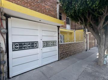 Casa de 3 habitaciones, León · Casa en Venta en Lomas de La Piscina